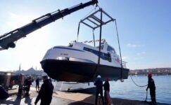 İBB, 5 elektrikli deniz taksiyi suyla buluşturdu